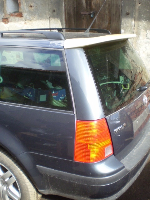 Vw Golf Iv Bora Variant Striska Na Zadni Dvere